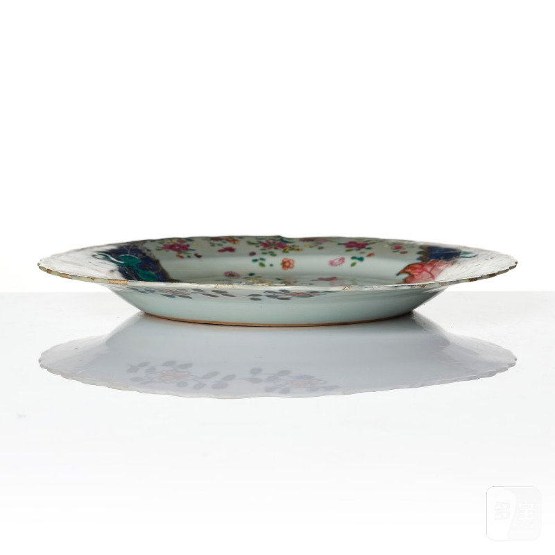 A set of three famille rose 'tobacco leaf' plates, - 图7